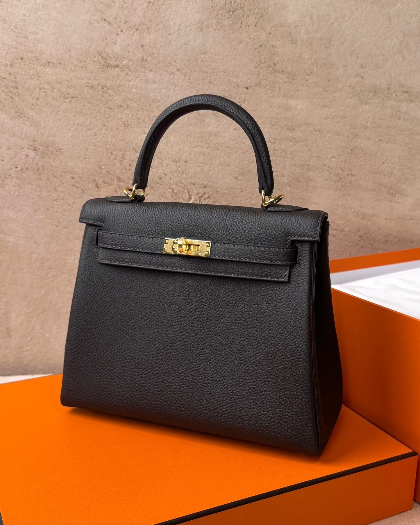 Hermès Kelly 25 - Bai Brun Togo | Gold Hardware
