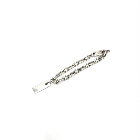 Gucci Sterling Silver Logo Plate Chain Women's Bracelet ( )