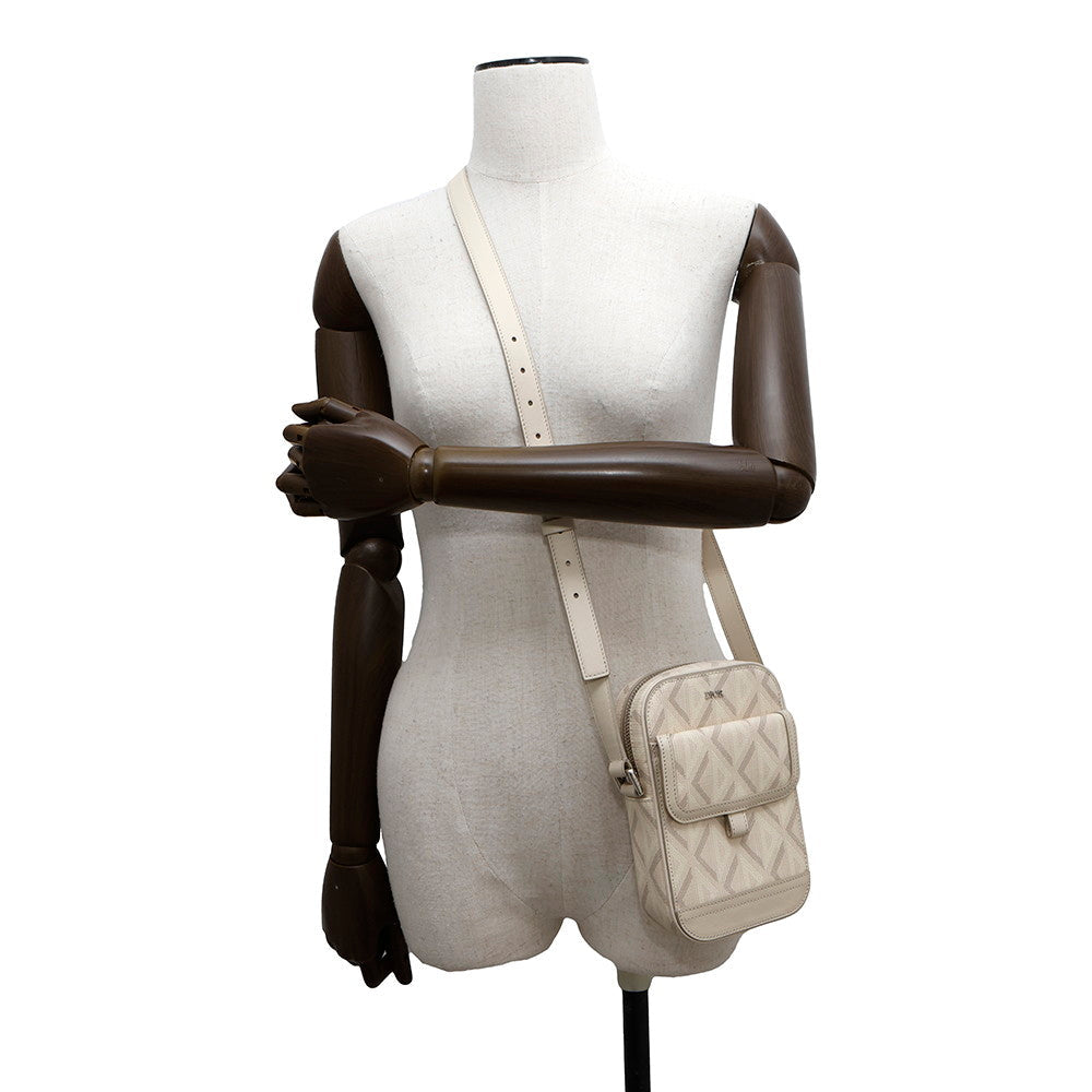 Dior Hit the Road Vertical Pouch CD Diamond White2ESCA415CDP PVC Leather