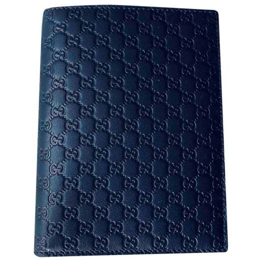 Gucci navy leather case