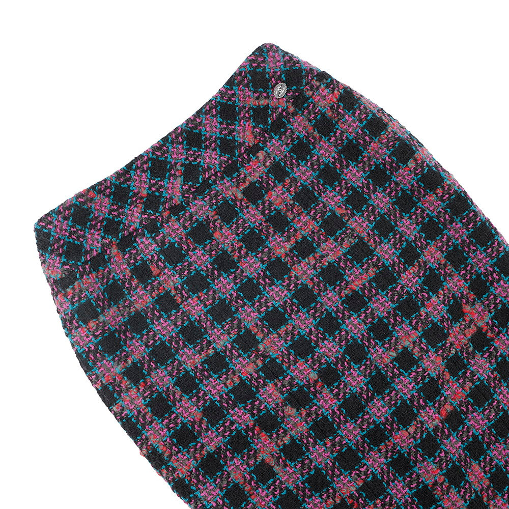 CHANEL CC LogoButton TweedSkirt Size 36 Black/Pink/MulticolorP73672 Wool 79% Nylon17% Polyester4% Rhinestone