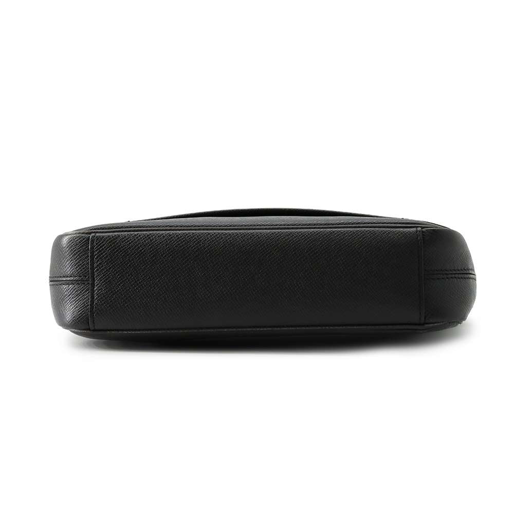 LOUIS VUITTON Roman NoirM30360 Taiga Leather Size PM