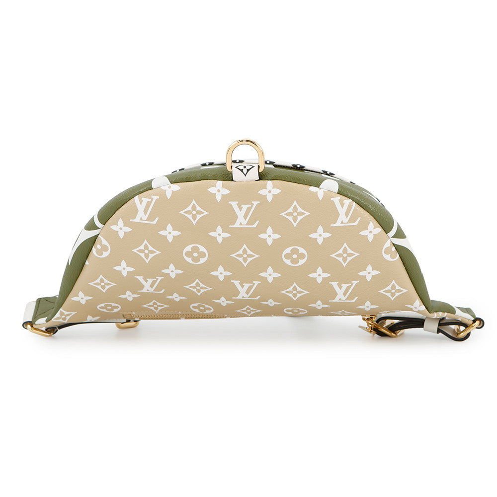 LOUIS VUITTON Bumbag Khaki/White/BeigeM44611 Monogram Monogram Giant