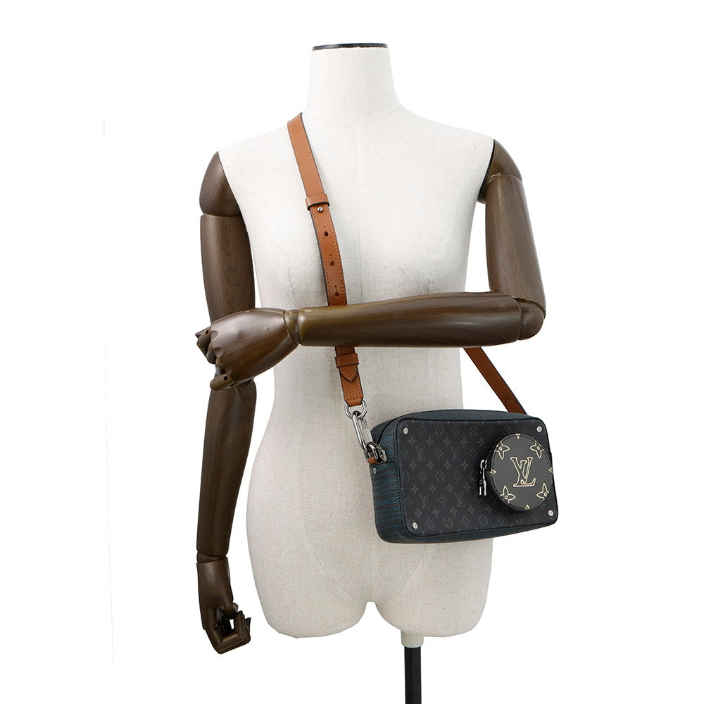 LOUIS VUITTON Volga on Strap NoirM69688 Monogram Eclipse