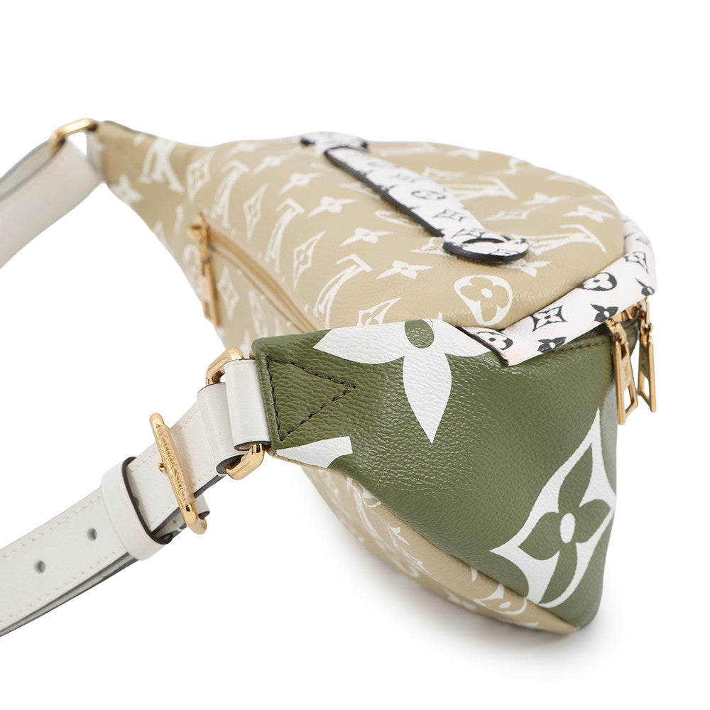 LOUIS VUITTON Bumbag Khaki/White/BeigeM44611 Monogram Monogram Giant