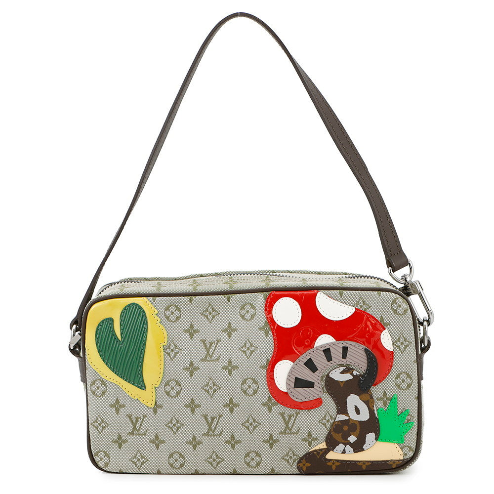 LOUIS VUITTON Conte De Fees Pochette - Fairy Tail Khaki/BeigeM92274 Monogram Mini Monogram?Graffiti Epi Leather Vernis