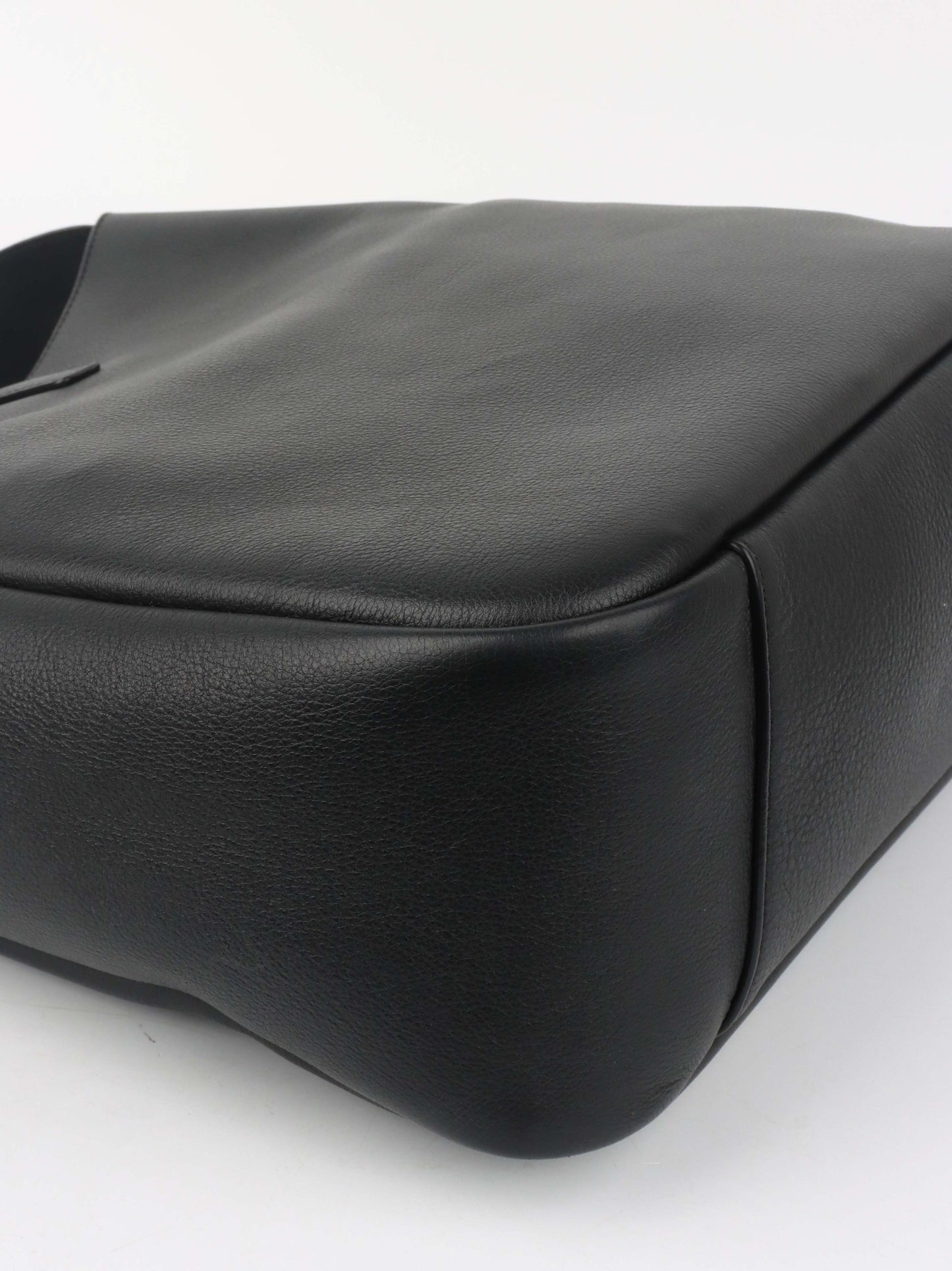 Saint Laurent Large Black LE 5 À 7 Supple Hobo Bag