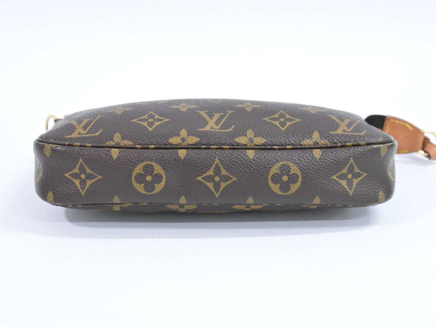LOUIS VUITTON Pochette Accessoire Clutch Bag