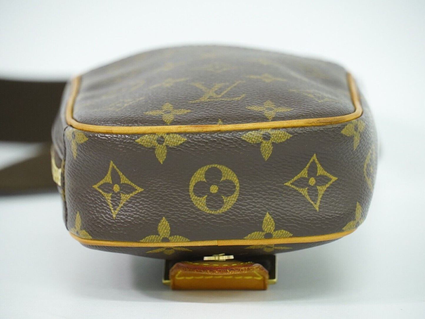 LOUIS VUITTON Pochette gange Shoulder Bag