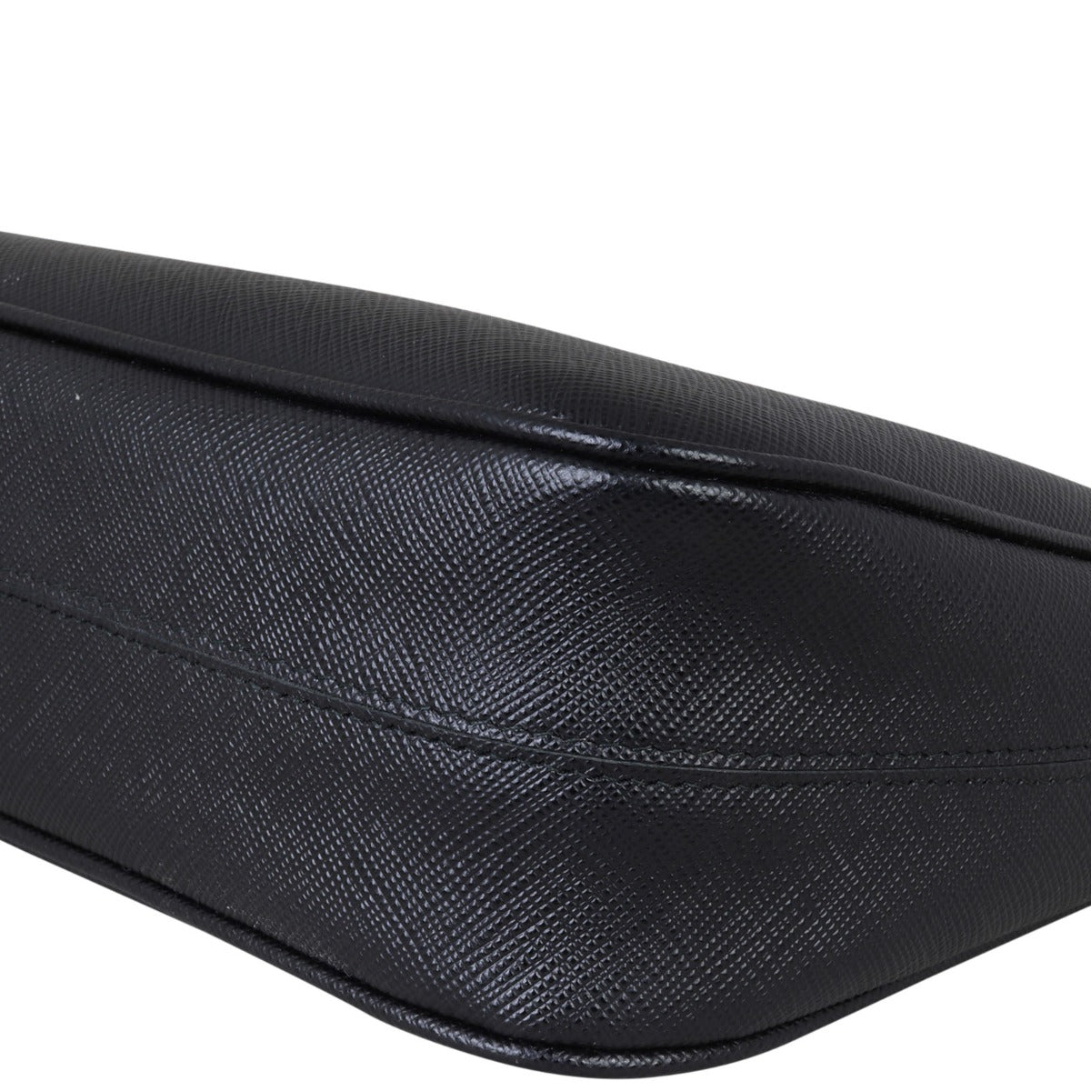 Prada Re-edition 2005 Saffiano Shoulder Bag