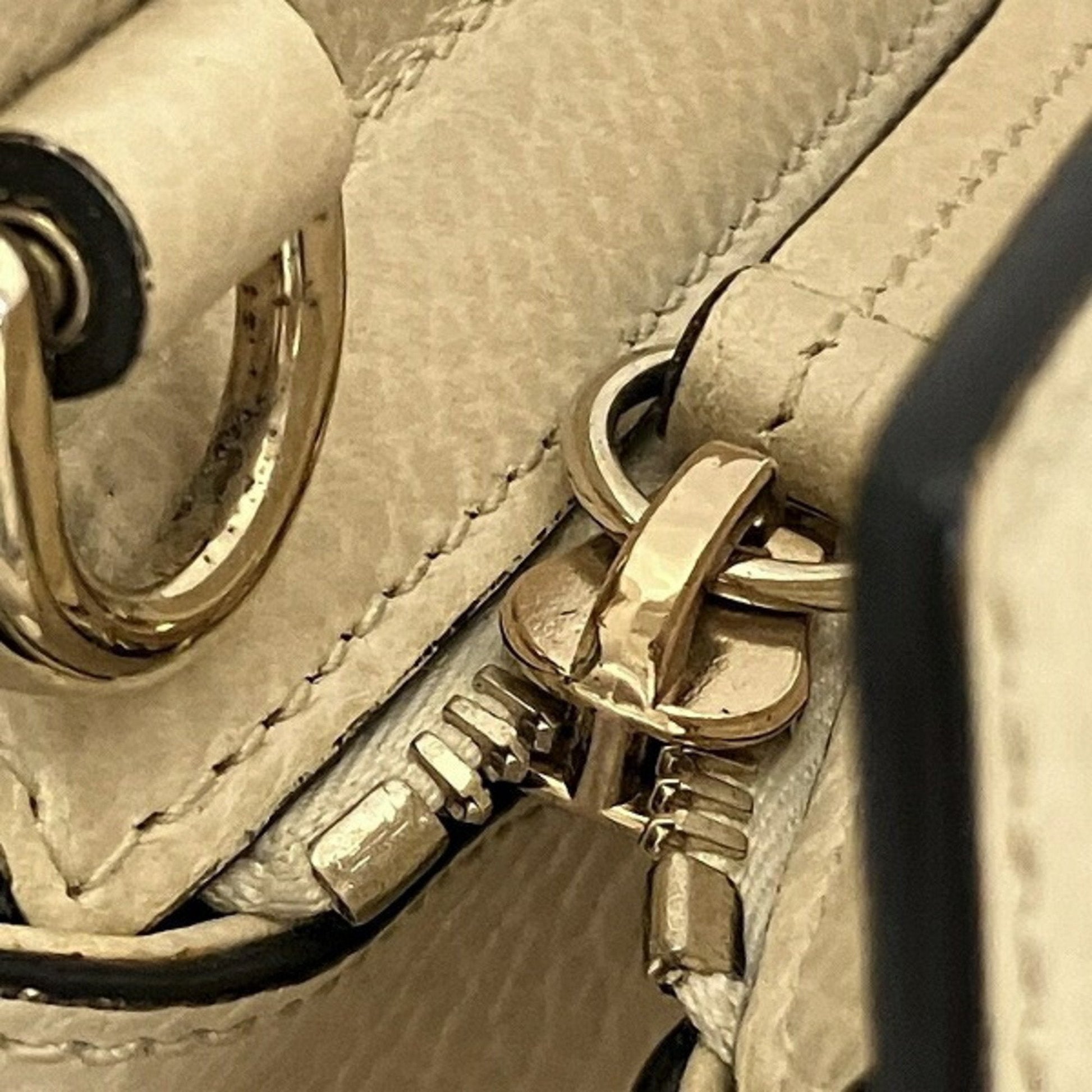 Gucci Leather Shoulder Bag