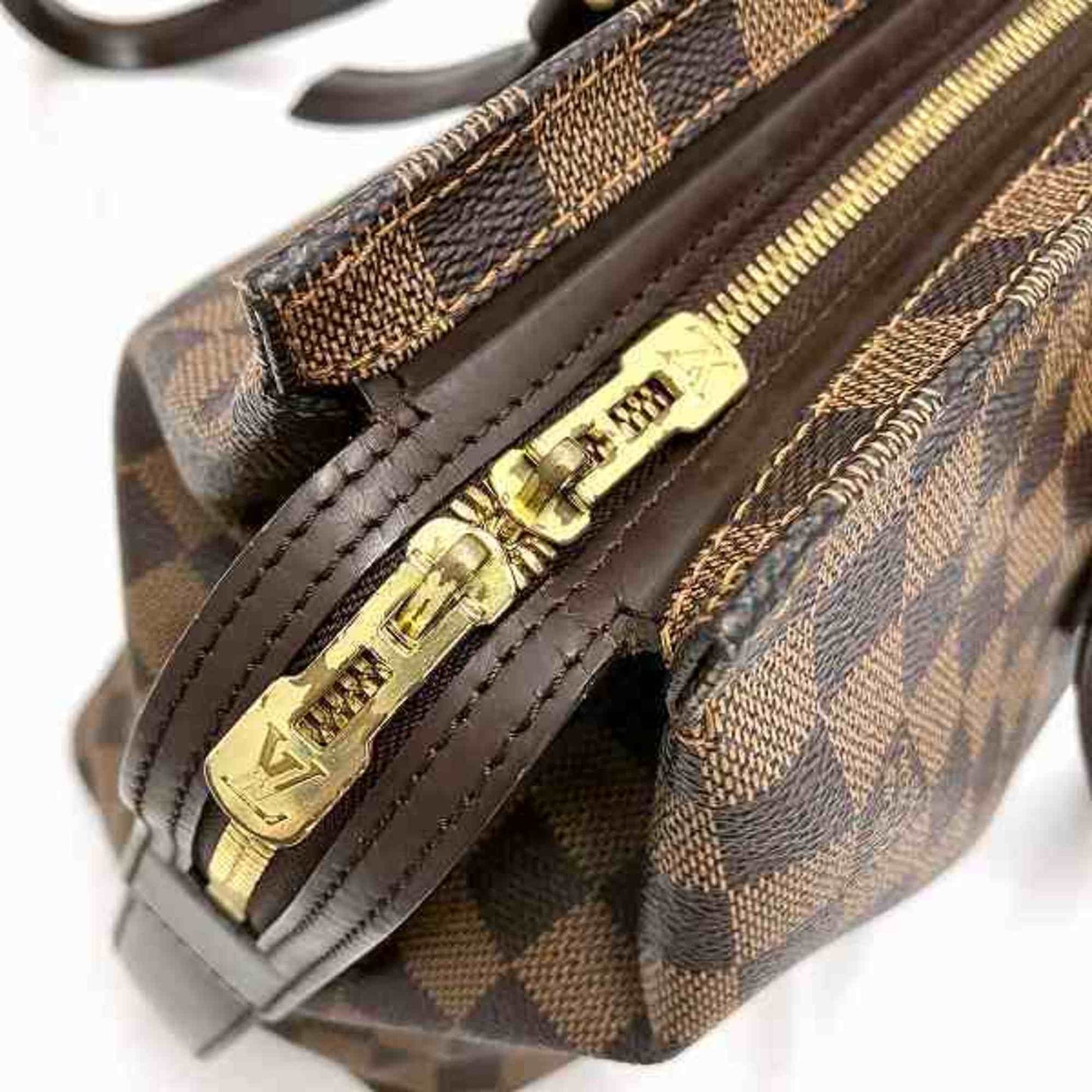 LOUIS VUITTON Chelsea Shoulder Bag