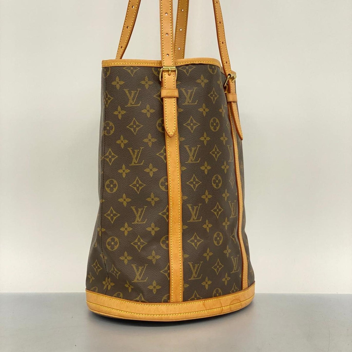 LOUIS VUITTON Bucket GM Tote