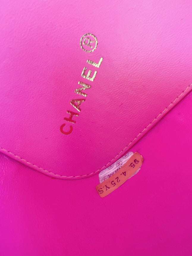 CHANEL 1995  "Barbie" Heart-Mirror Vanity Case Bag in pink