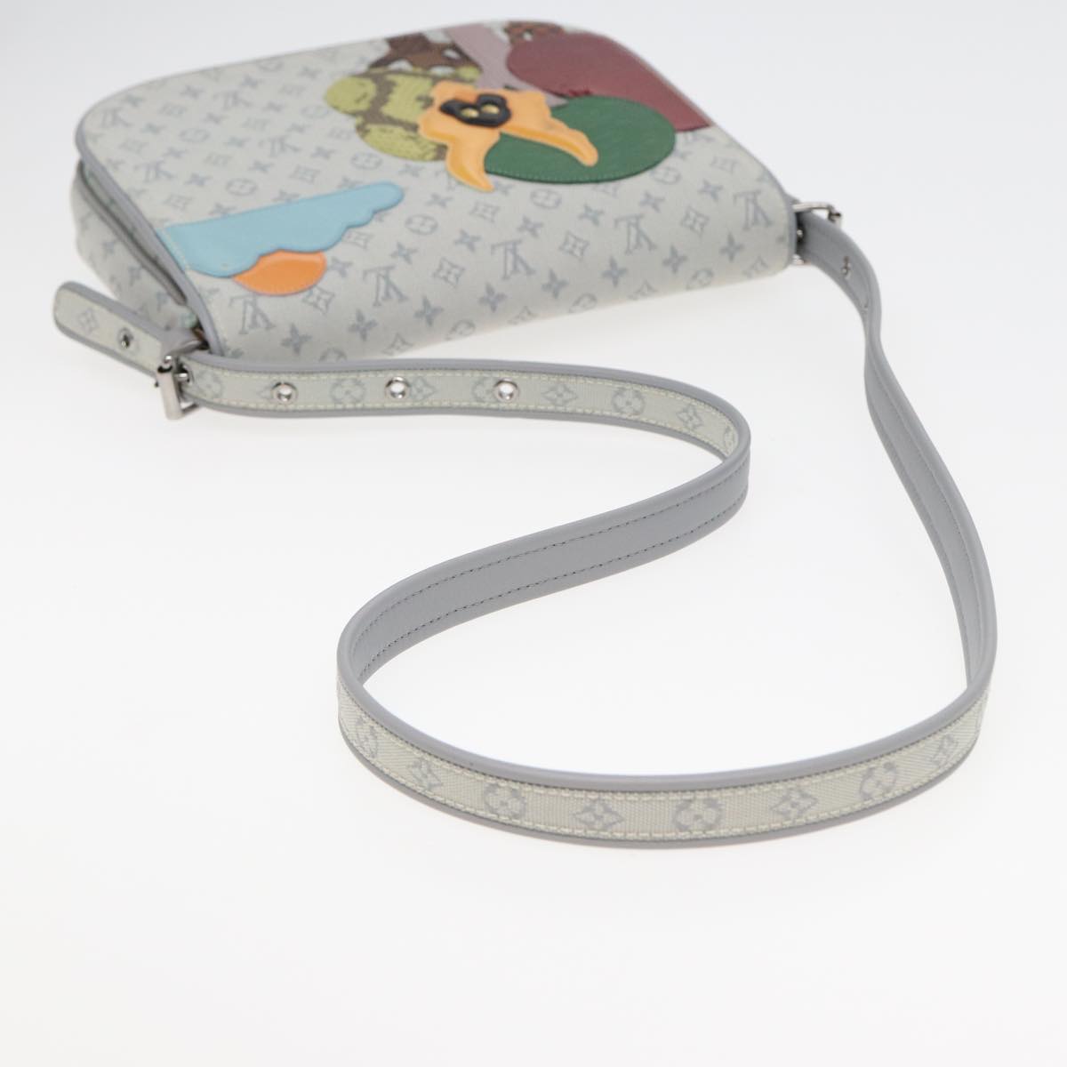 LOUIS VUITTON Mtte Shoulder Bag