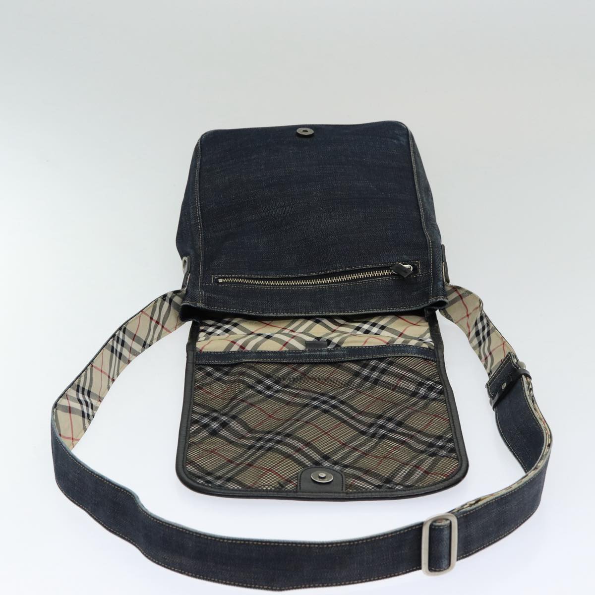 Luxury Burberry Nova Check Shoulder Bag