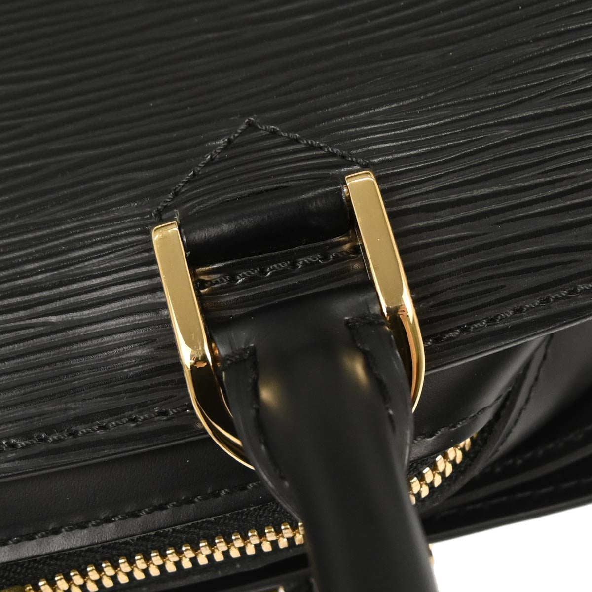 Louis Vuitton 2005 Black Epi Pont Neuf Handbag M52052