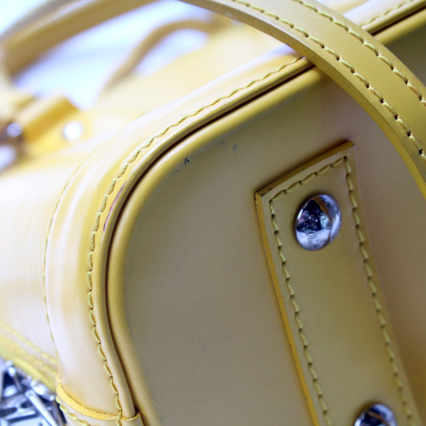 Louis Vuitton Alma BB Epi
