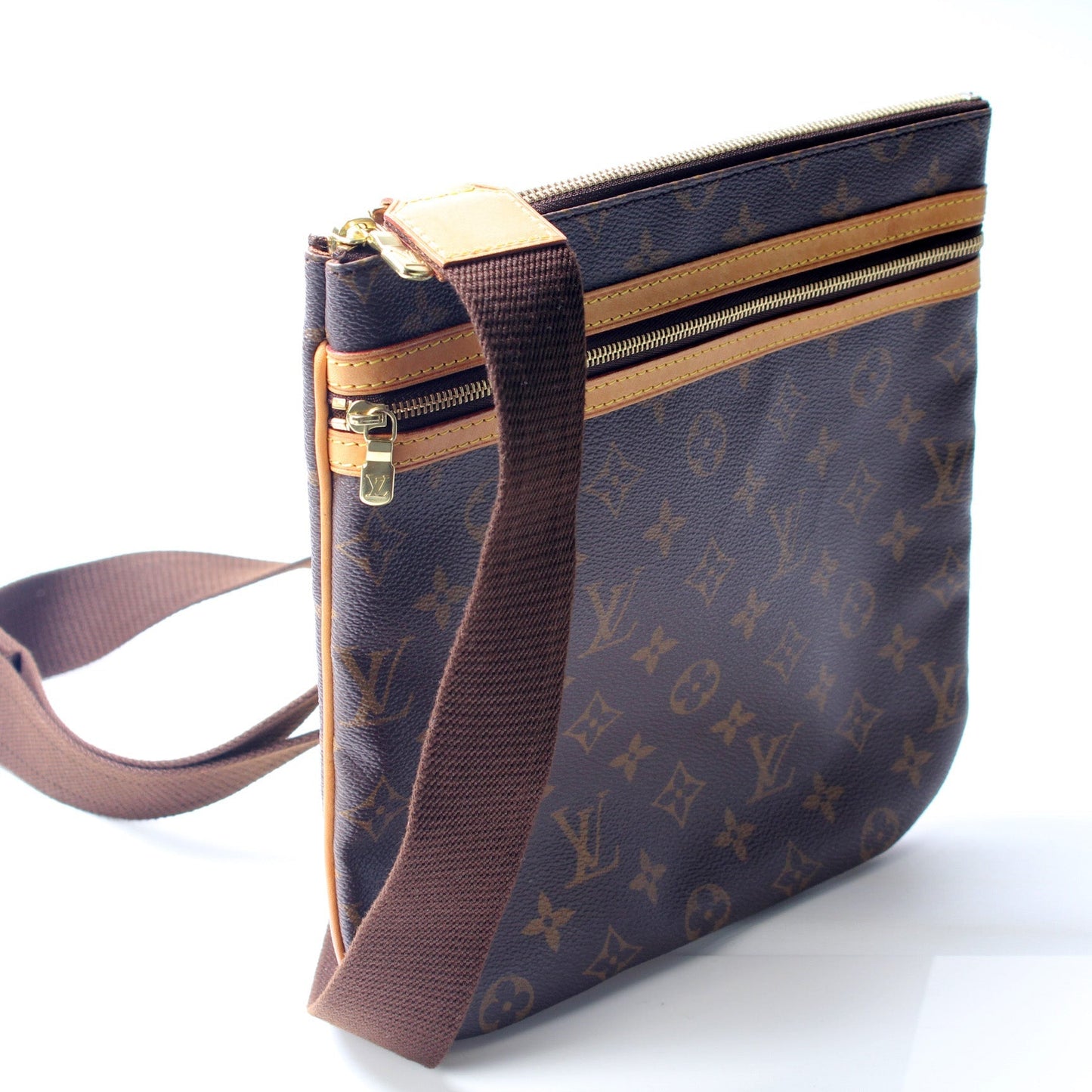 Louis Vuitton Pochette Bosphore Monogram