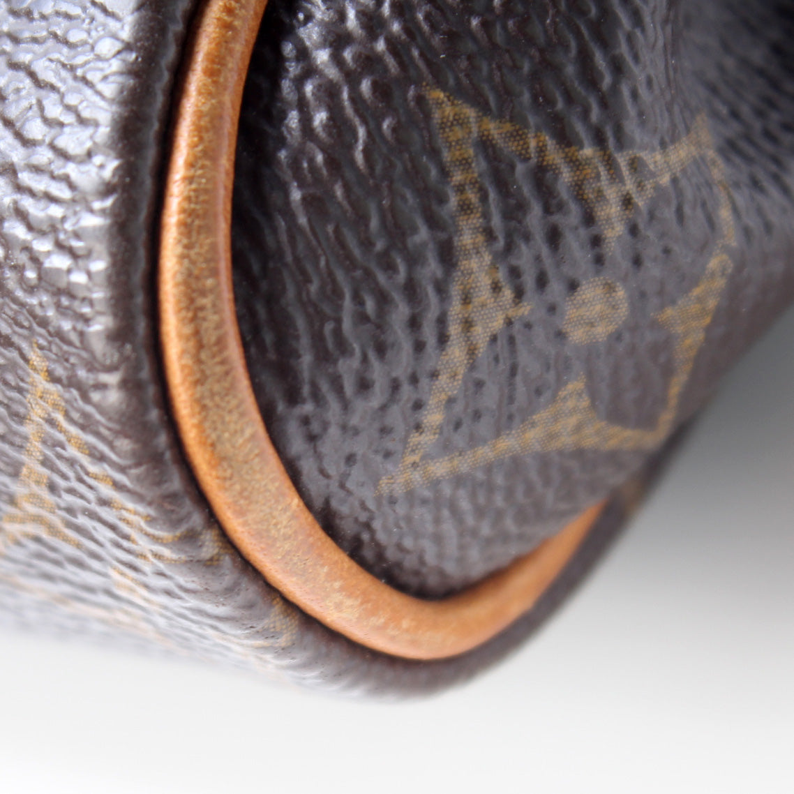 Louis Vuitton Eva Clutch Monogram