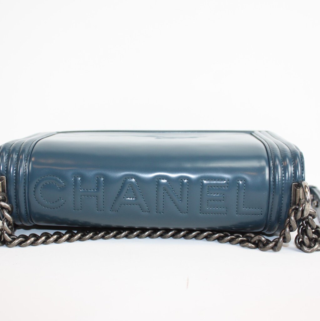 Chanel Boy Flap Large 21M Bag
