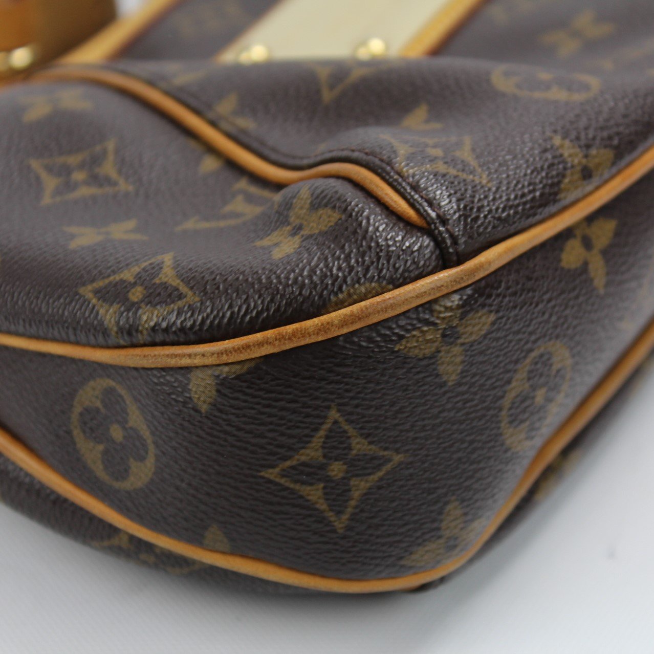 Louis Vuitton Thames PM Monogram