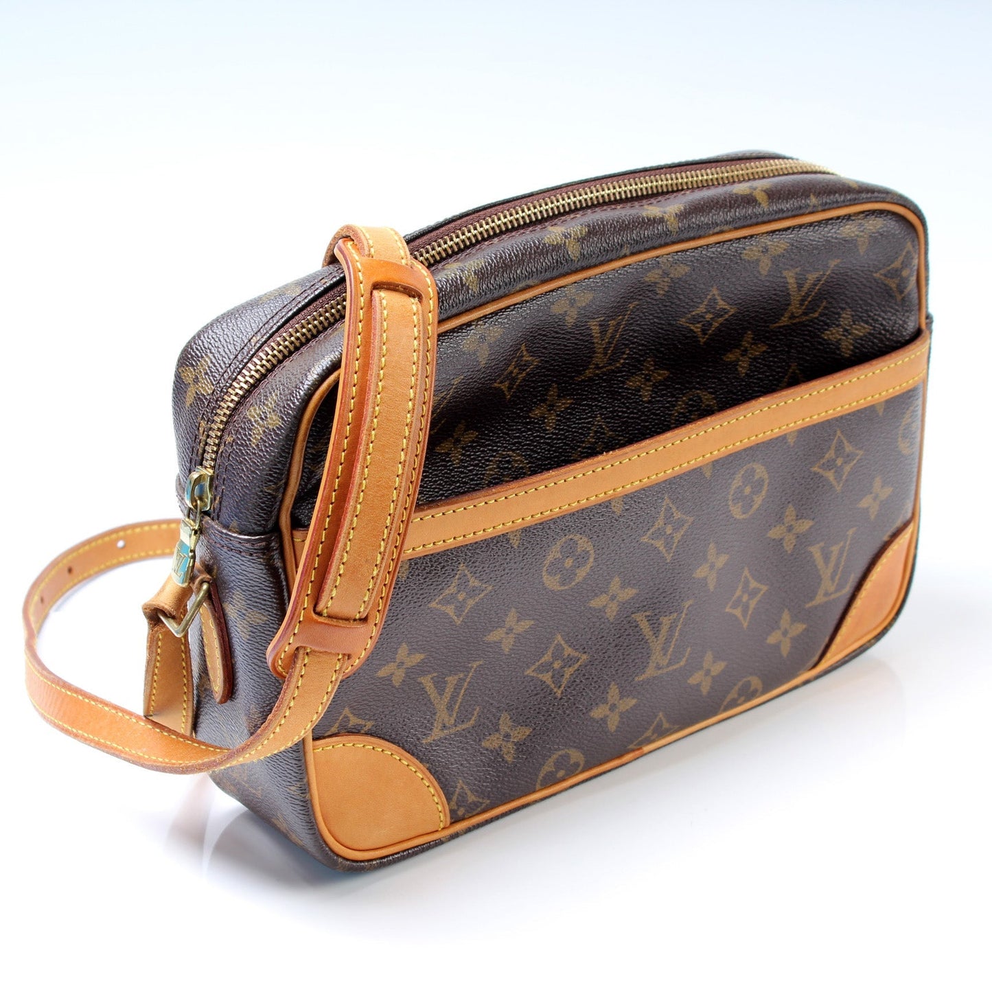 Louis Vuitton Trocadero 27 Monogram