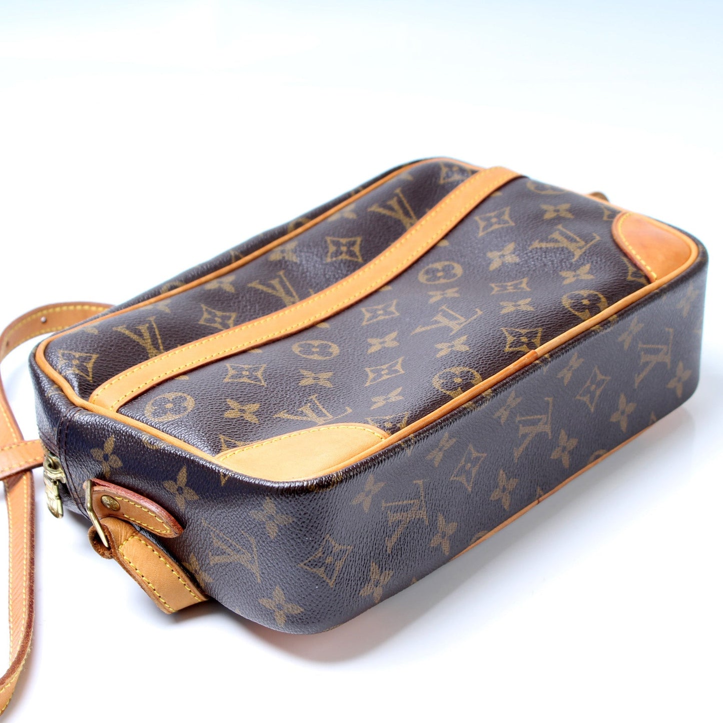 Louis Vuitton Trocadero 27 Monogram