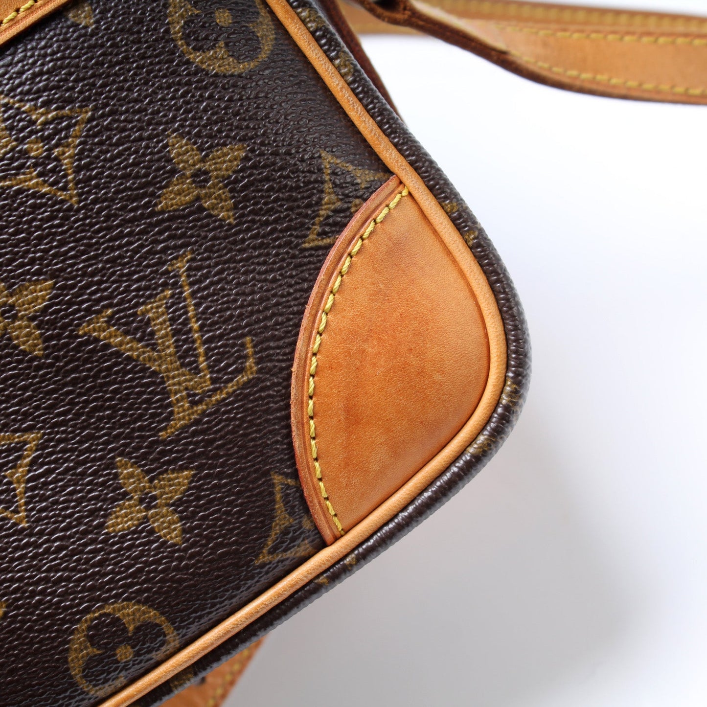 Louis Vuitton Trocadero 27 Monogram