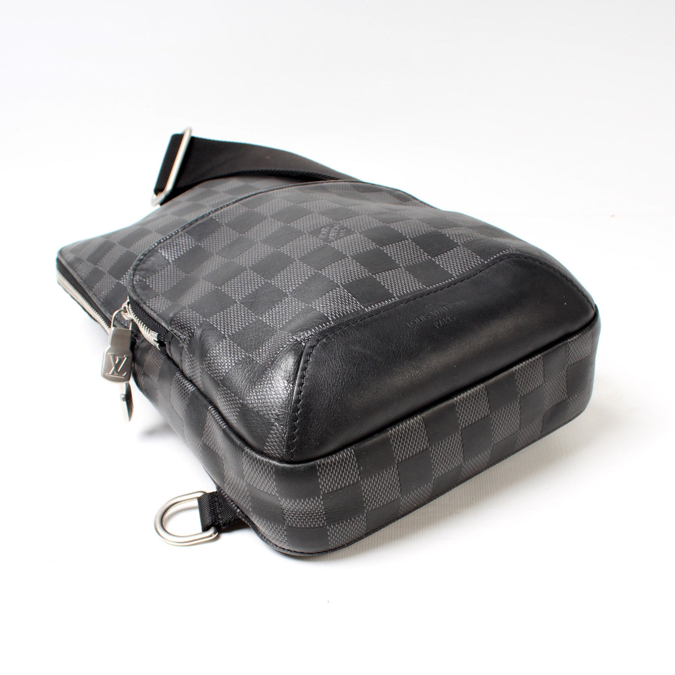 Louis Vuitton Avenue Sling Bag Damier Graphite