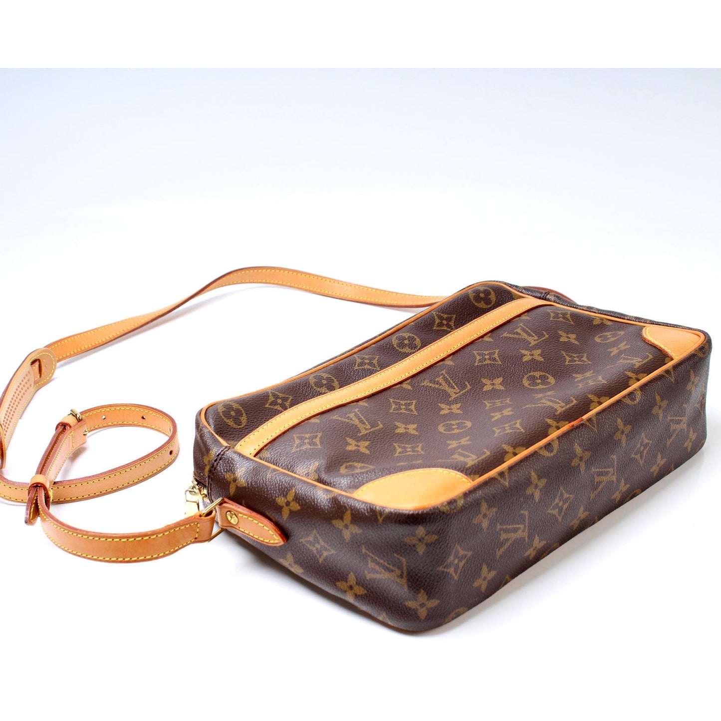Louis Vuitton Trocadero 30 Monogram