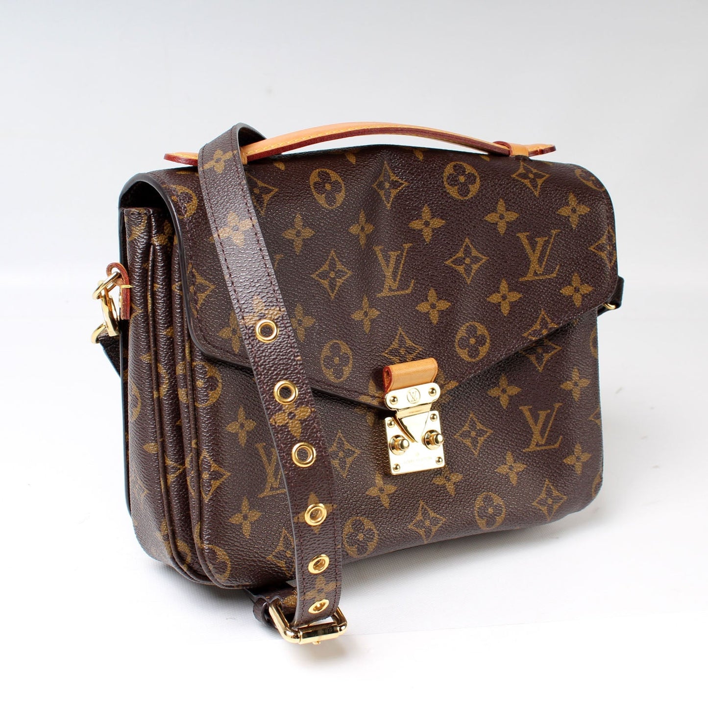 Louis Vuitton Pochette Metis Monogram