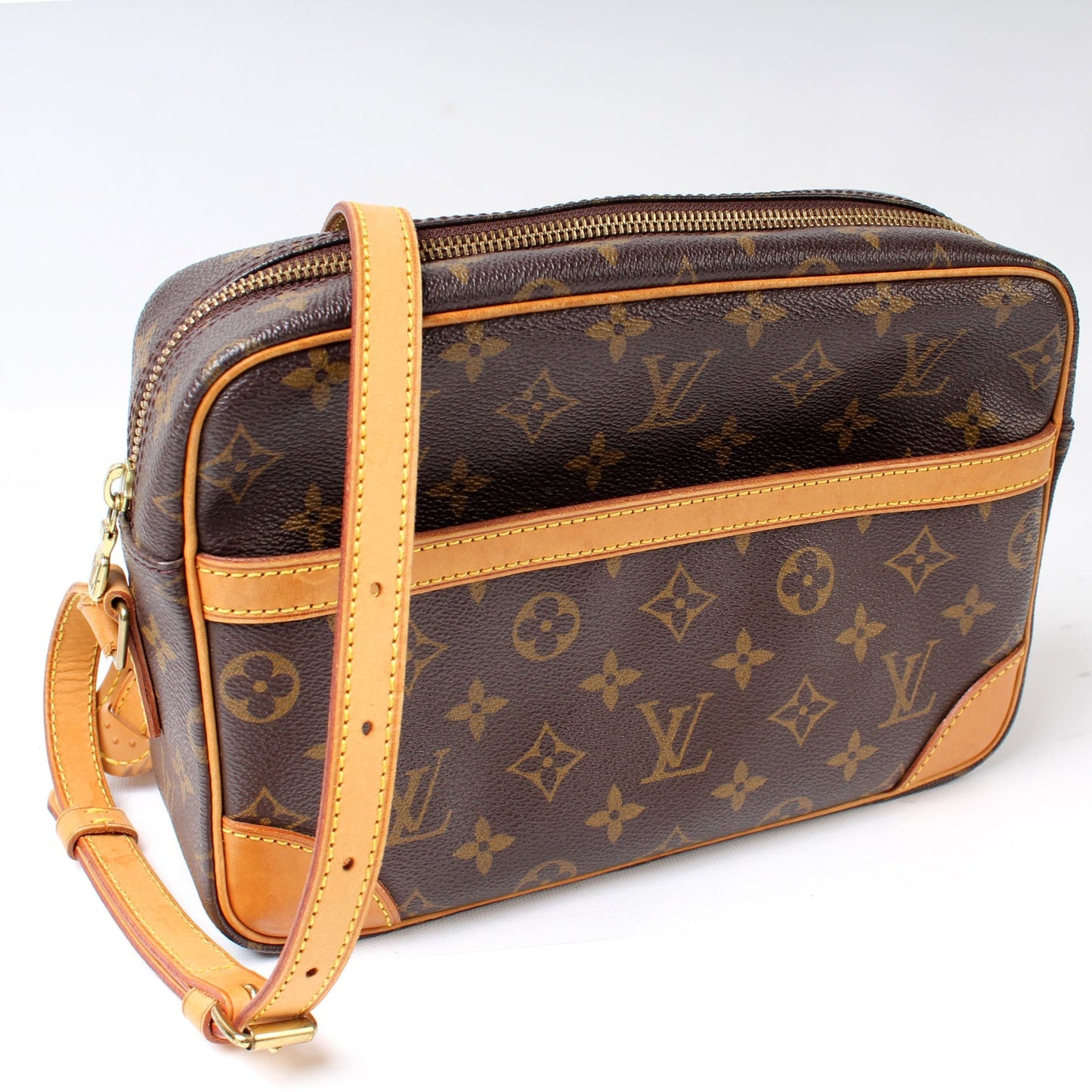 Louis Vuitton Trocadero 27 Monogram