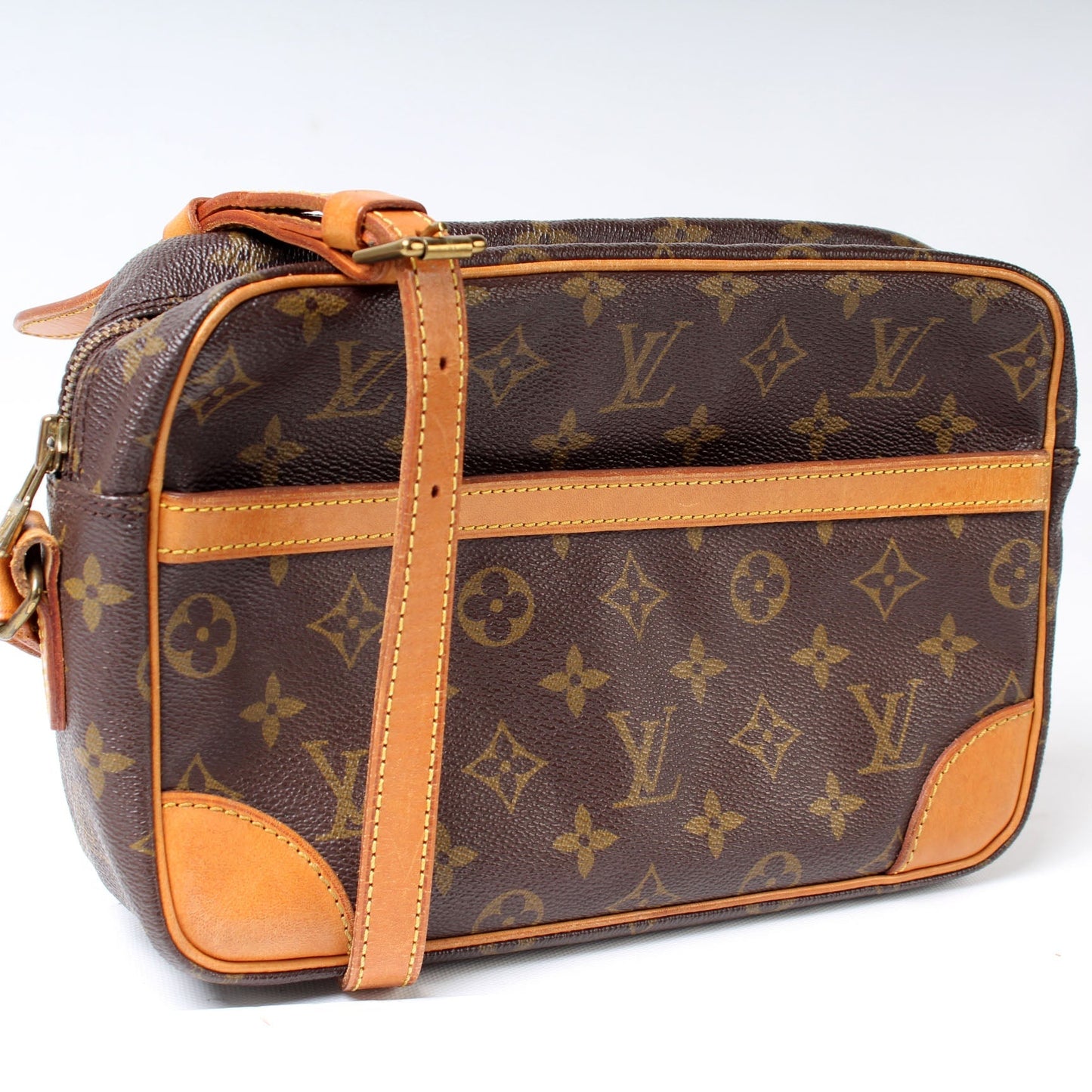 Louis Vuitton Trocadero 27 Monogram