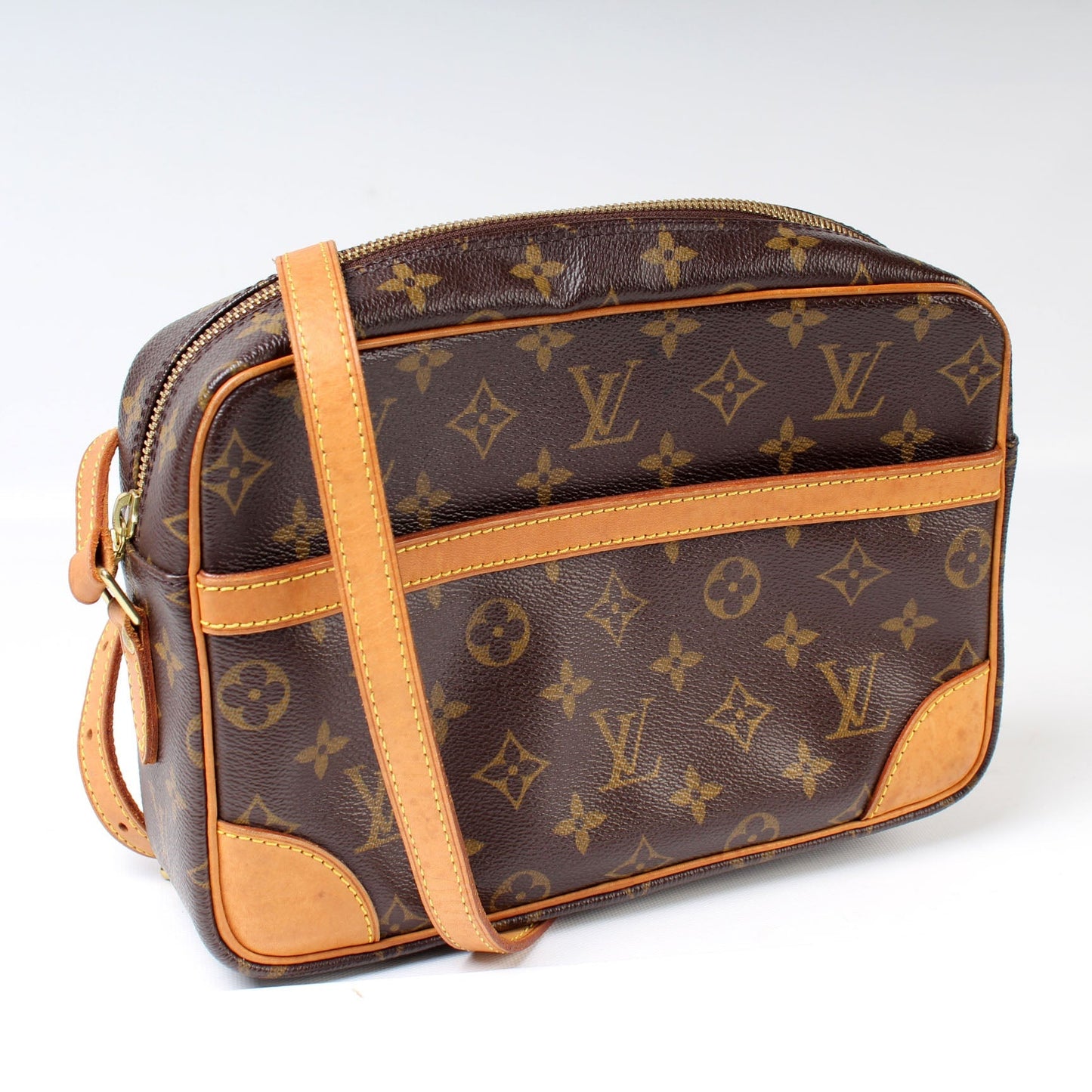 Louis Vuitton Trocadero 27 Monogram