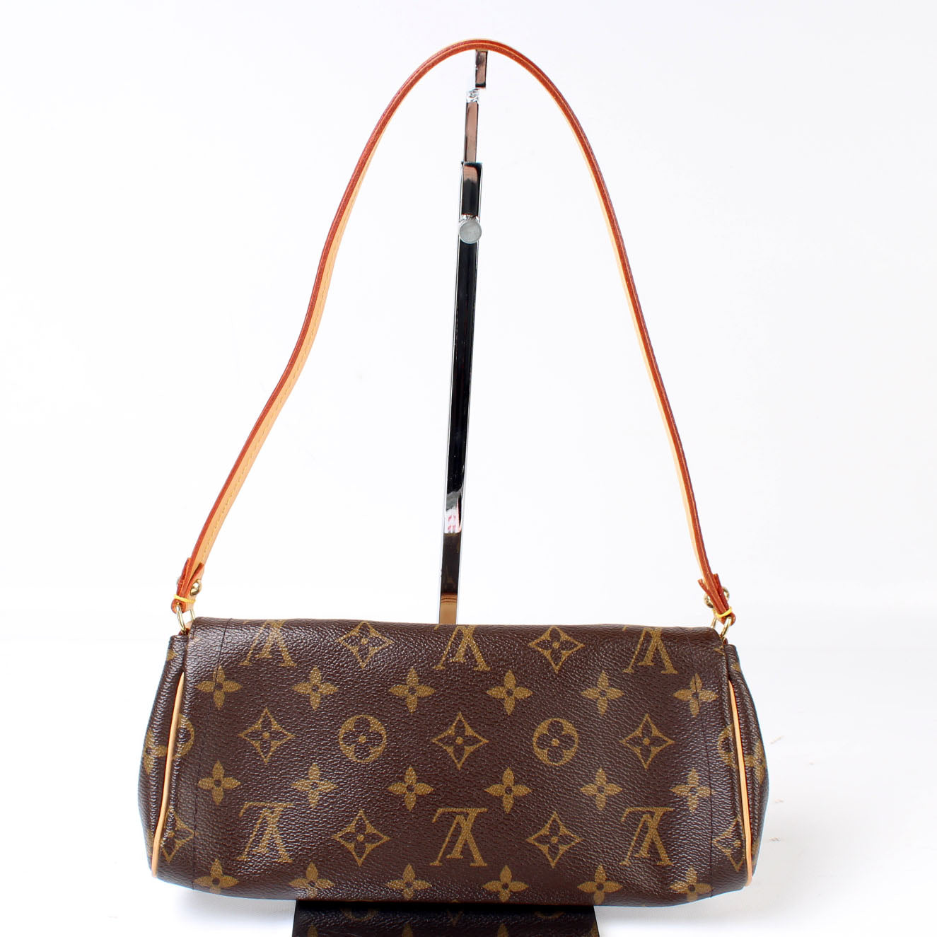 Louis Vuitton Beverly Clutch Monogram