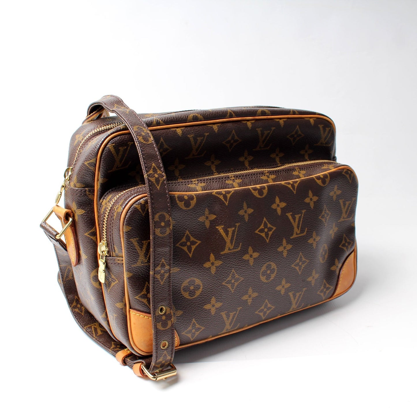 Louis Vuitton Nil Monogram