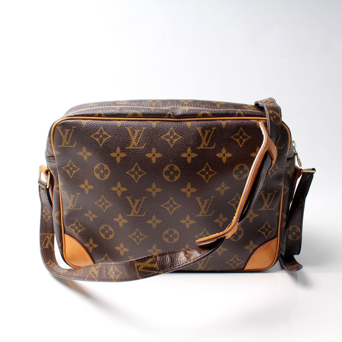 Louis Vuitton Nil Monogram