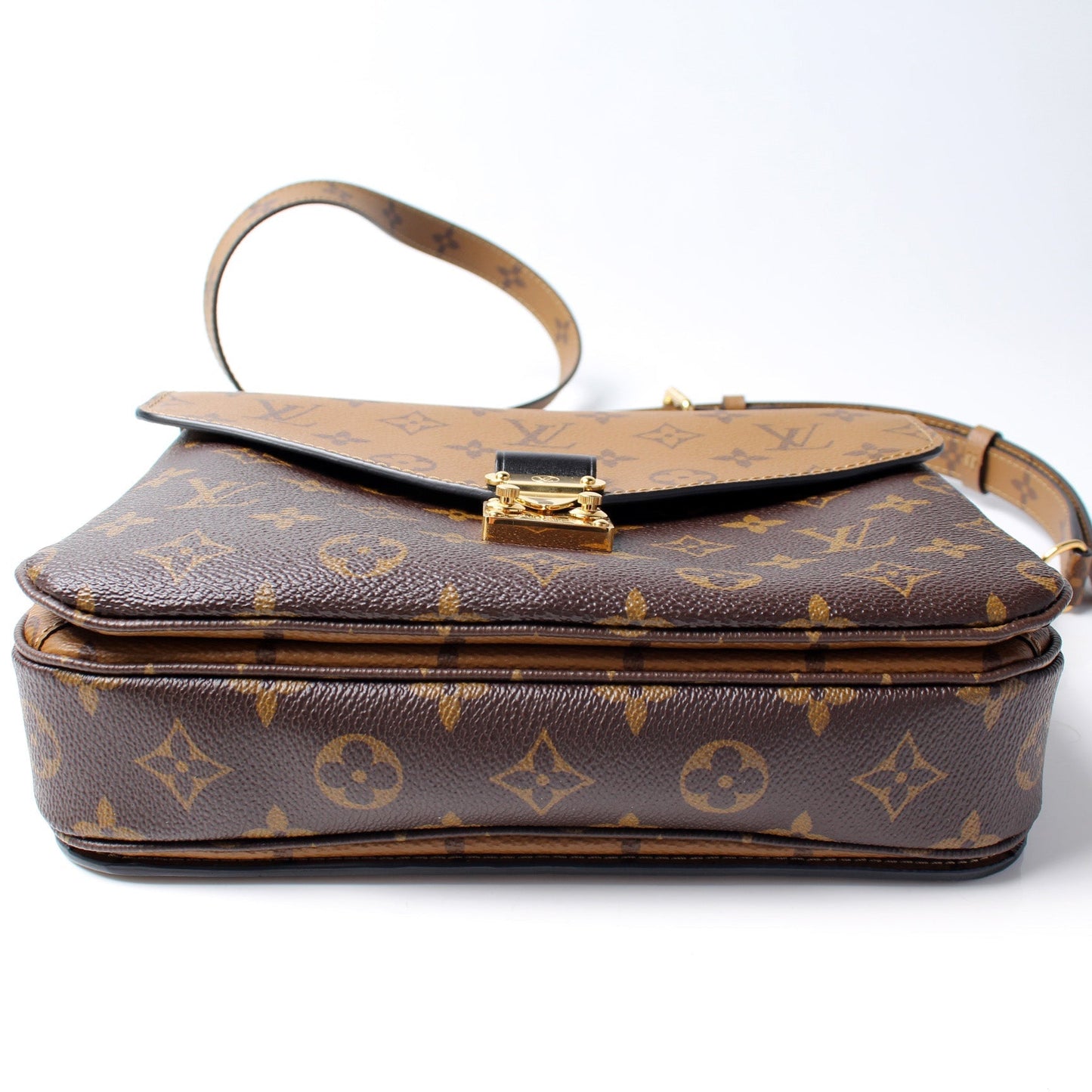 Louis Vuitton Pochette Metis Reverse Monogram