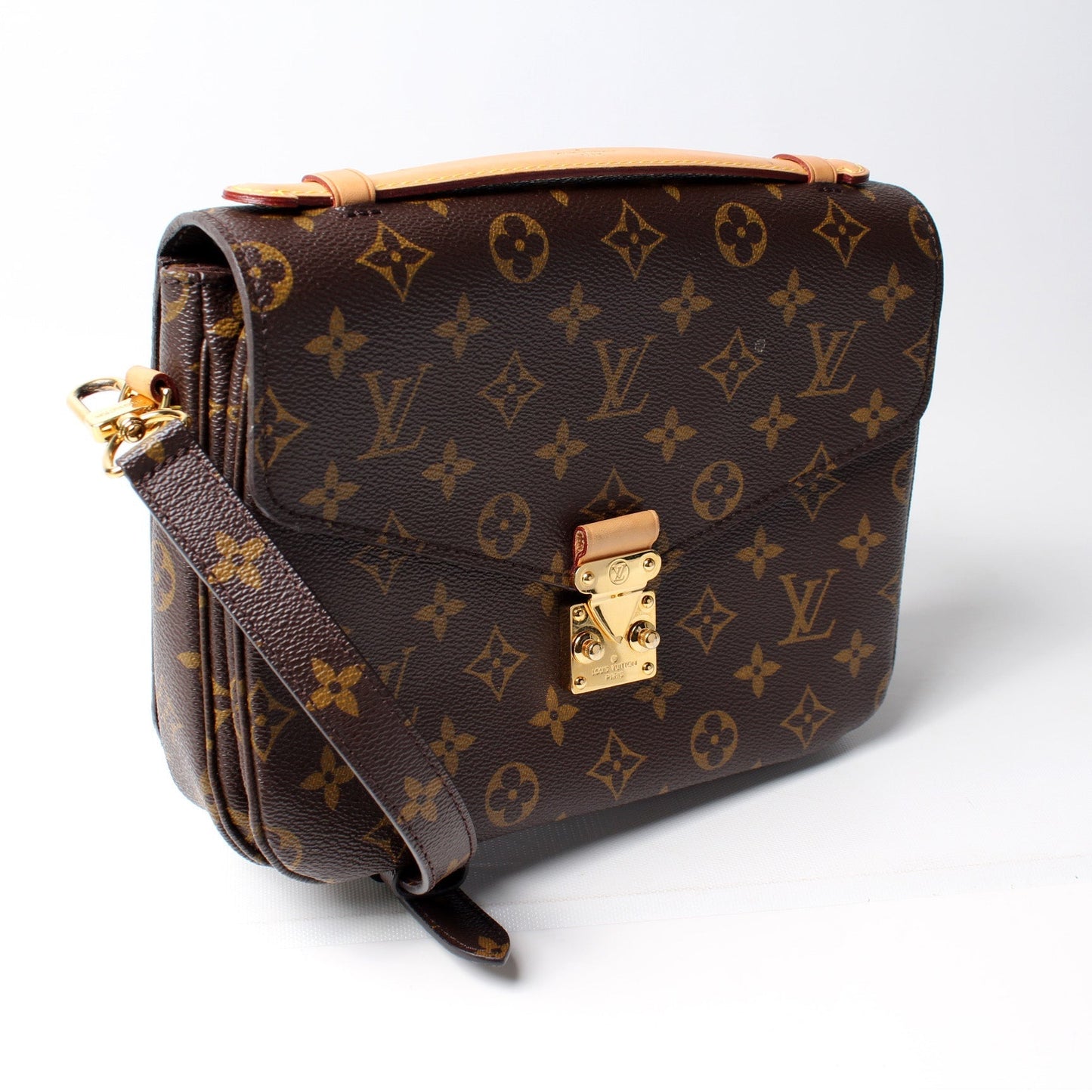 Louis Vuitton Pochette Metis Monogram