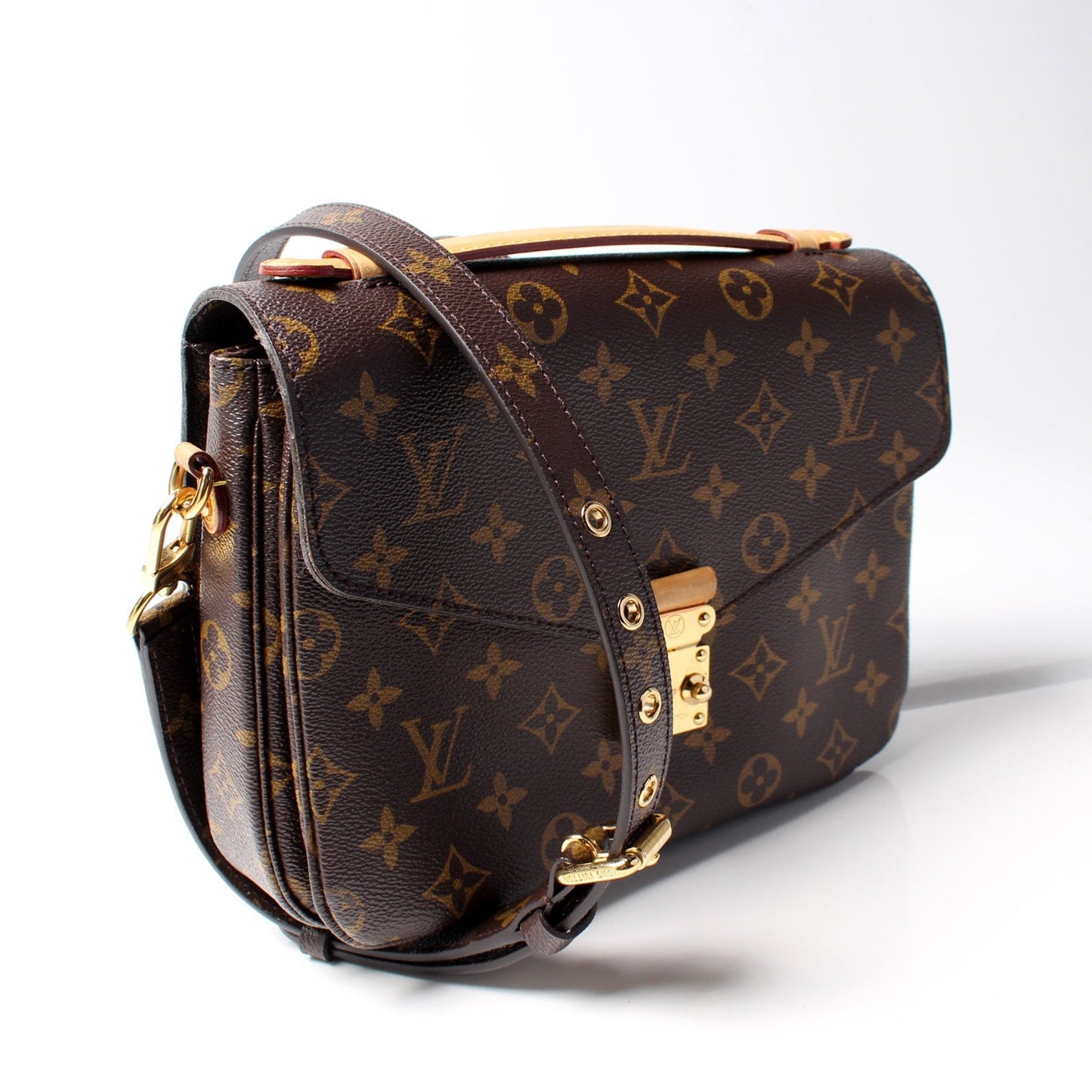 Louis Vuitton Pochette Metis Monogram