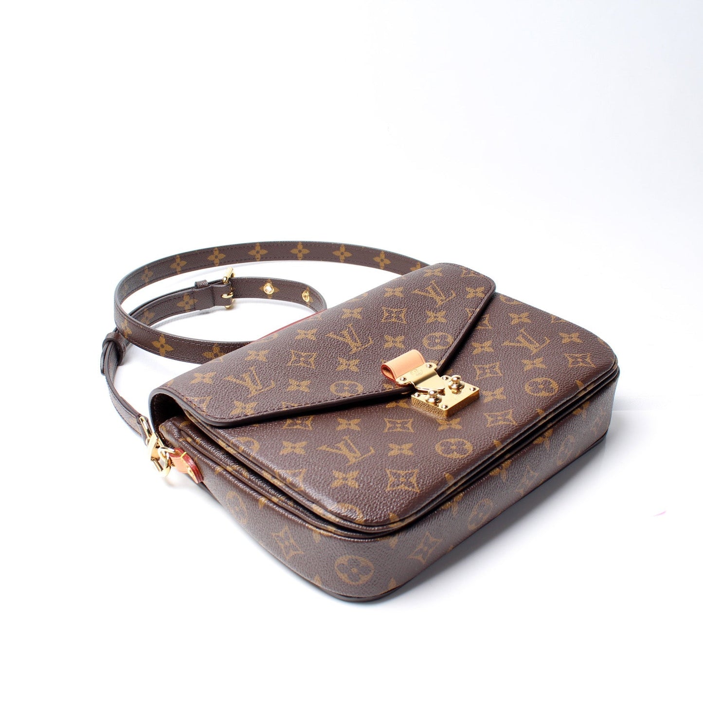 Louis Vuitton Pochette Metis Monogram