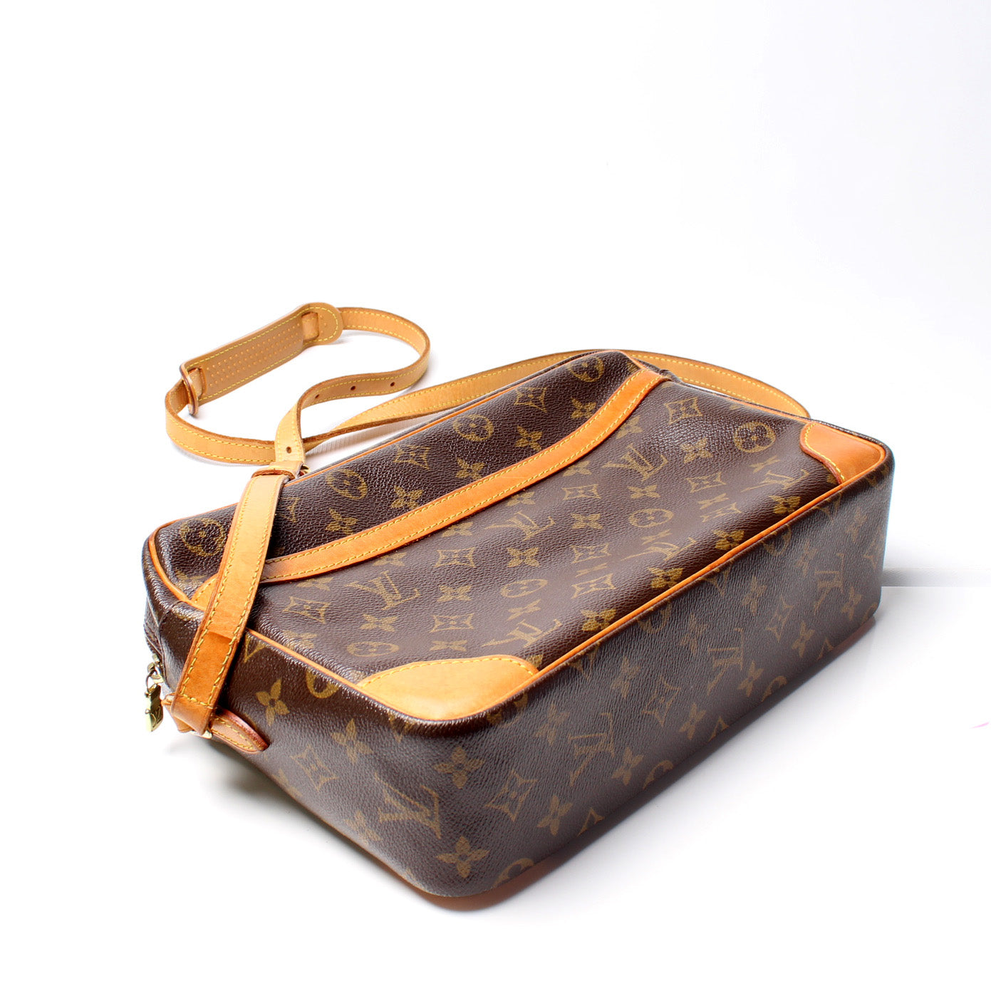 Louis Vuitton Trocadero 30 Monogram