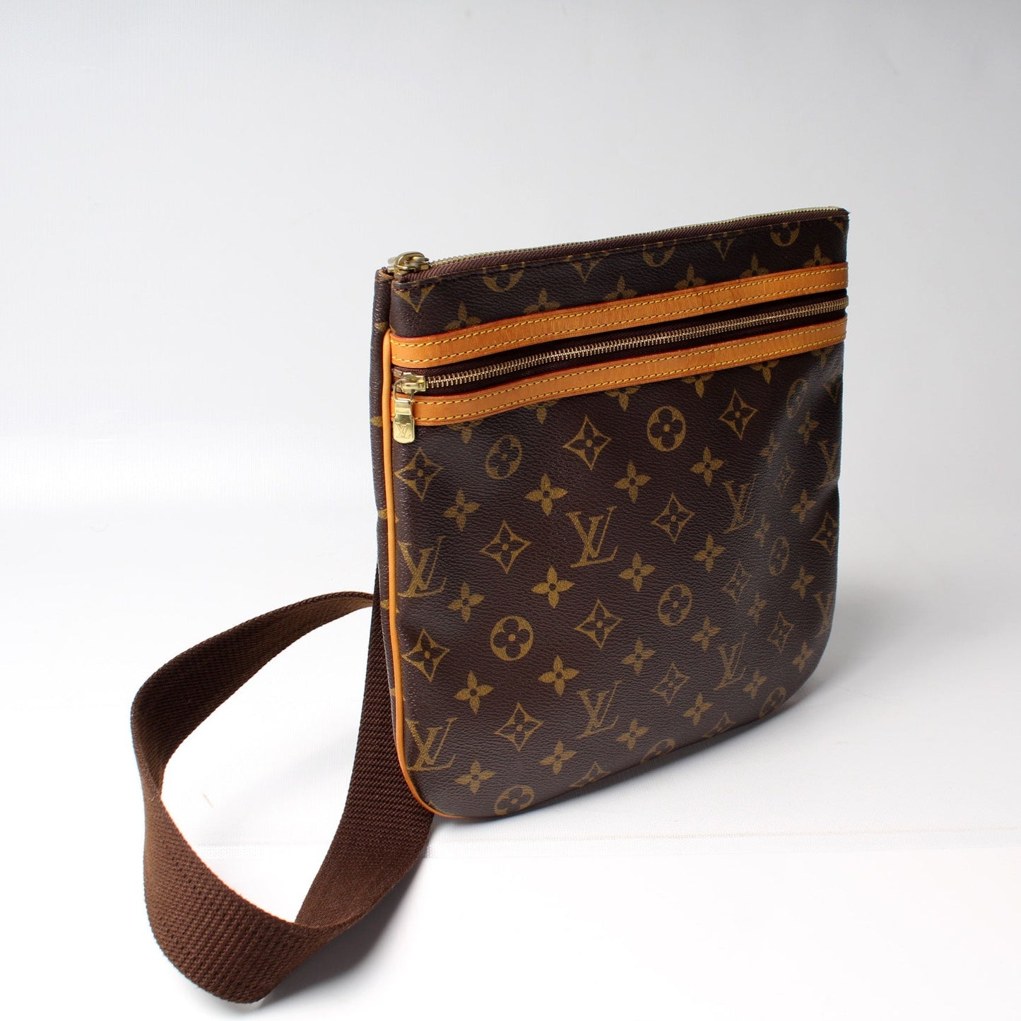 Louis Vuitton Pochette Bosphore Monogram