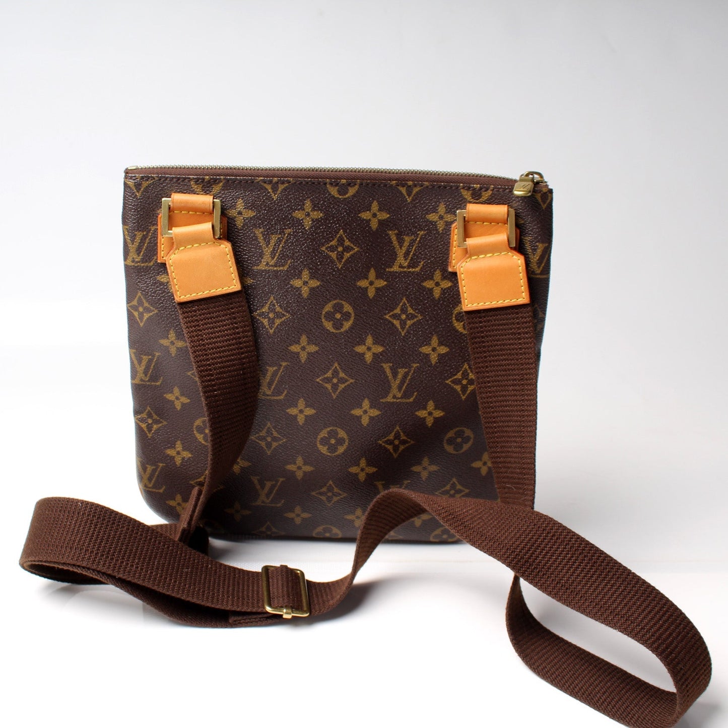 Louis Vuitton Pochette Bosphore Monogram