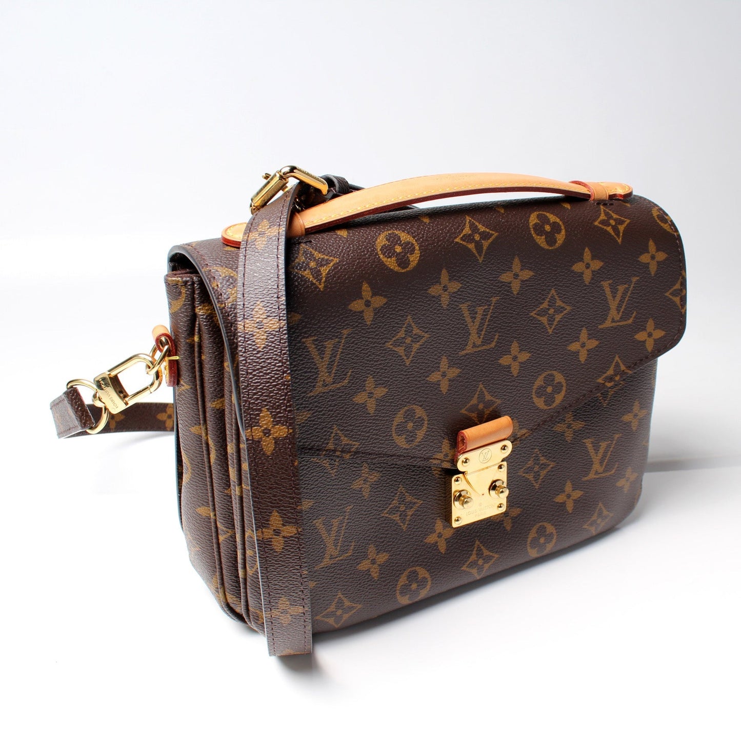 Louis Vuitton Pochette Metis Monogram