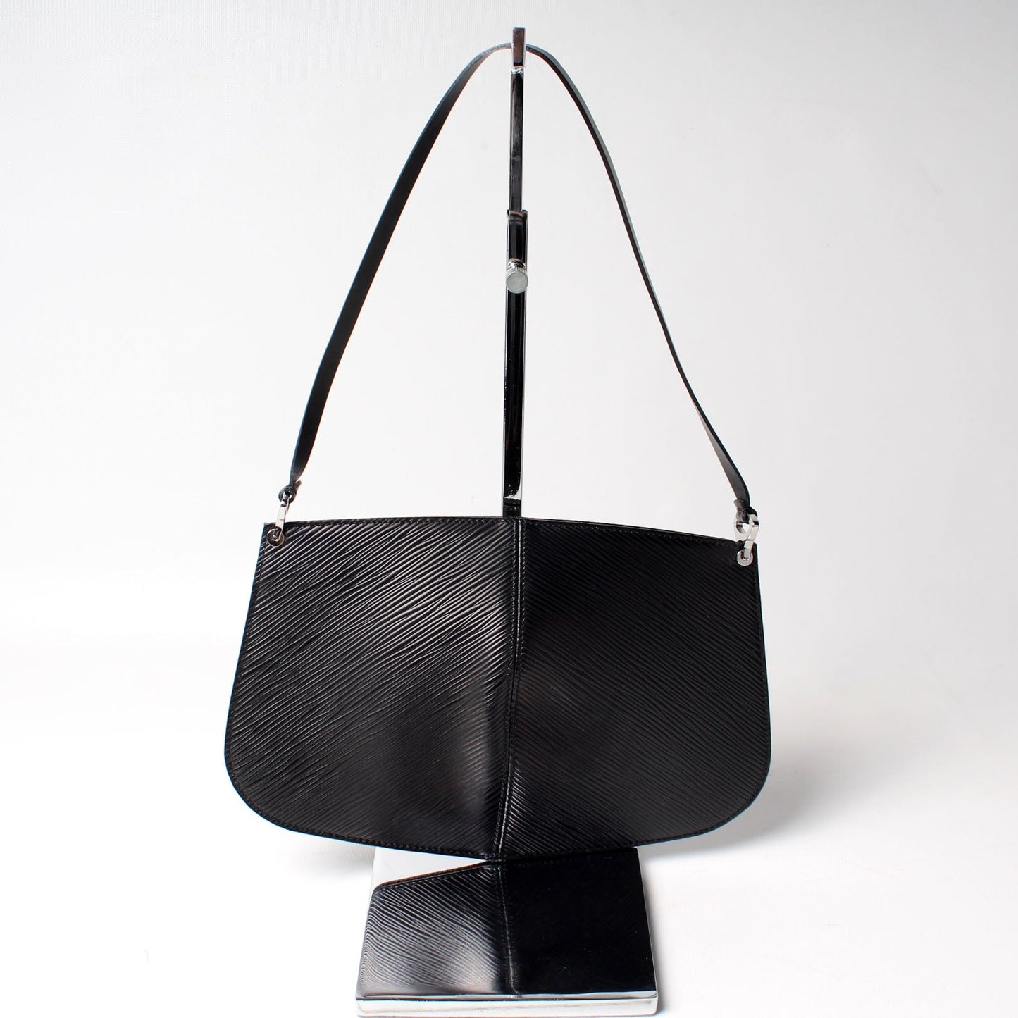 Louis Vuitton Demi Lune Pochette Epi