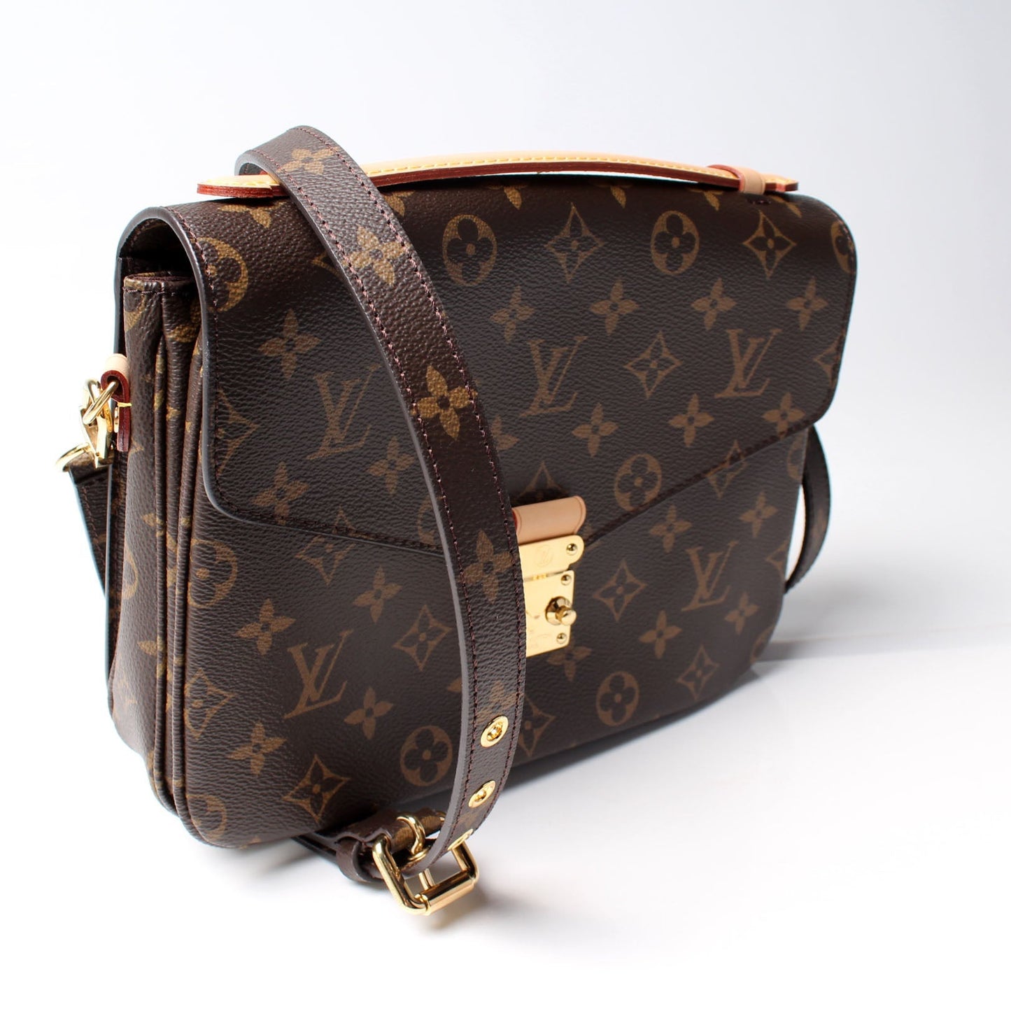 Louis Vuitton Pochette Metis Monogram