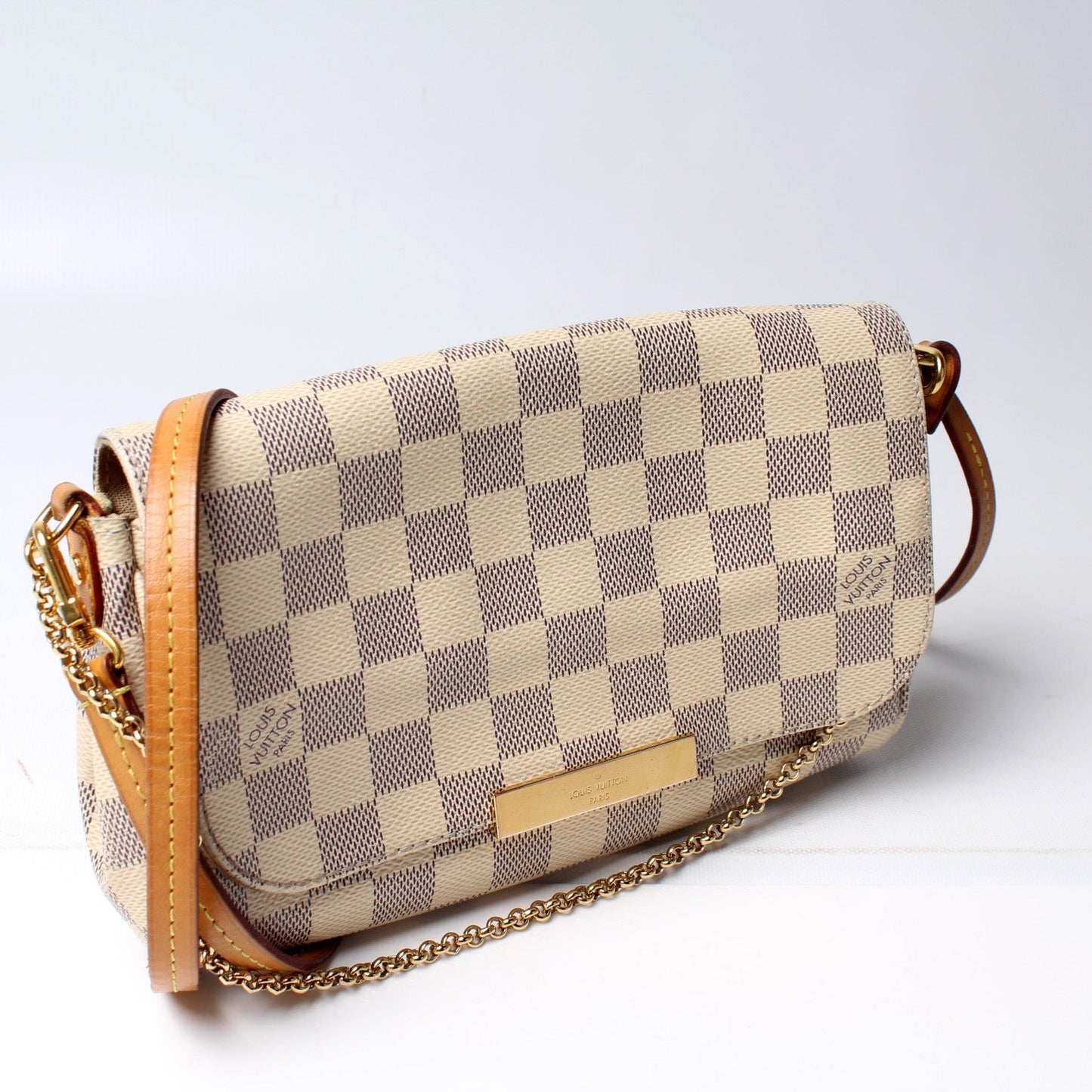 Louis Vuitton hold - Favorite PM Damier Azur