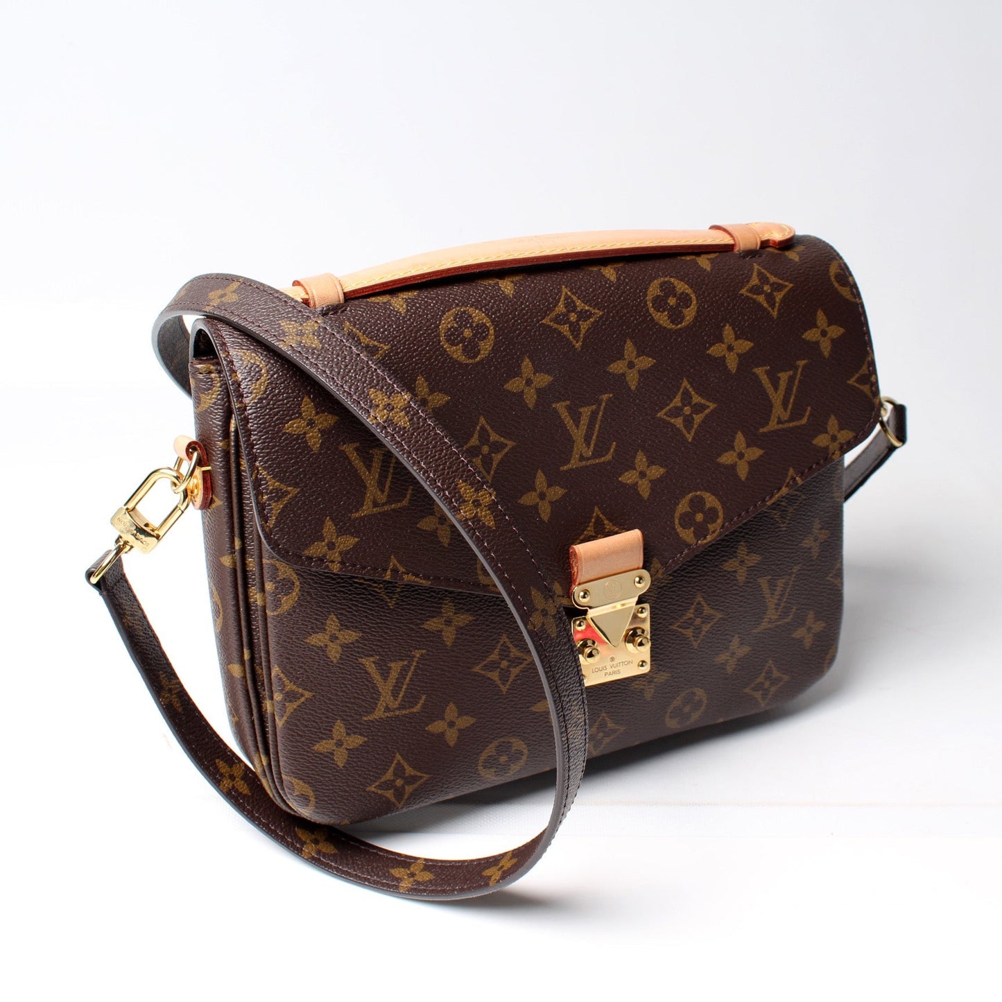 Louis Vuitton Pochette Metis Monogram